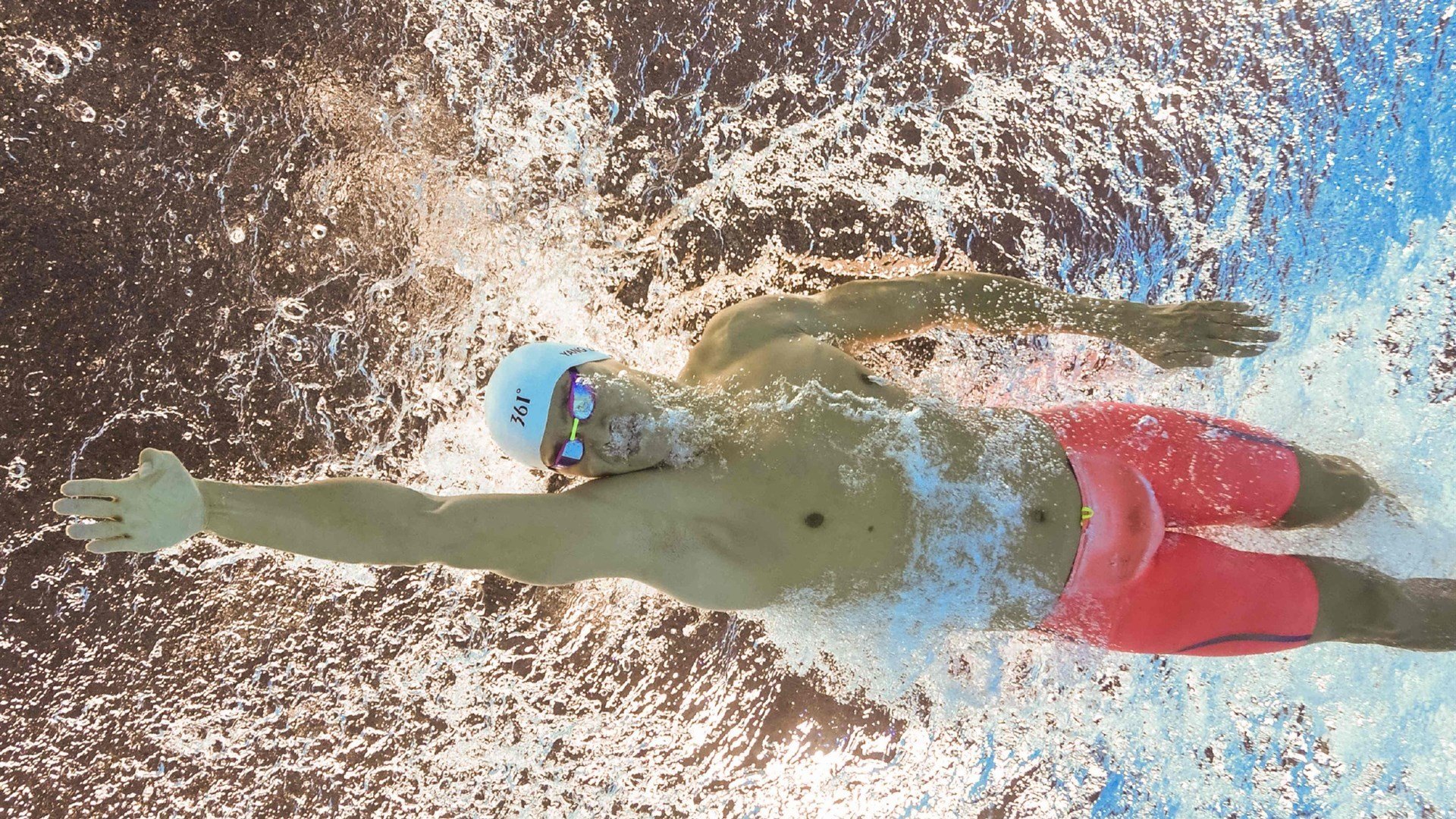 当安第斯山风吹过波斯湾，阿什拉夫·哈基米的欧冠决赛与足球世界的唯一性