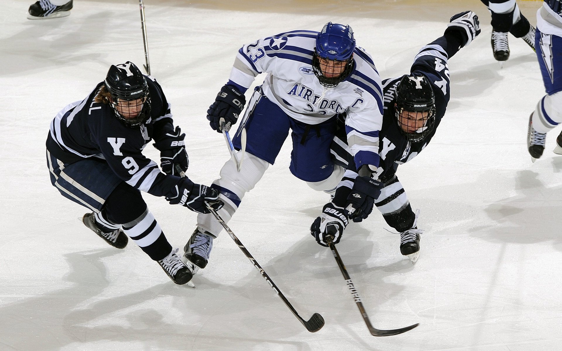 石宇奇雷霆万钧，中国队横扫韩国队彰显羽坛新秩序