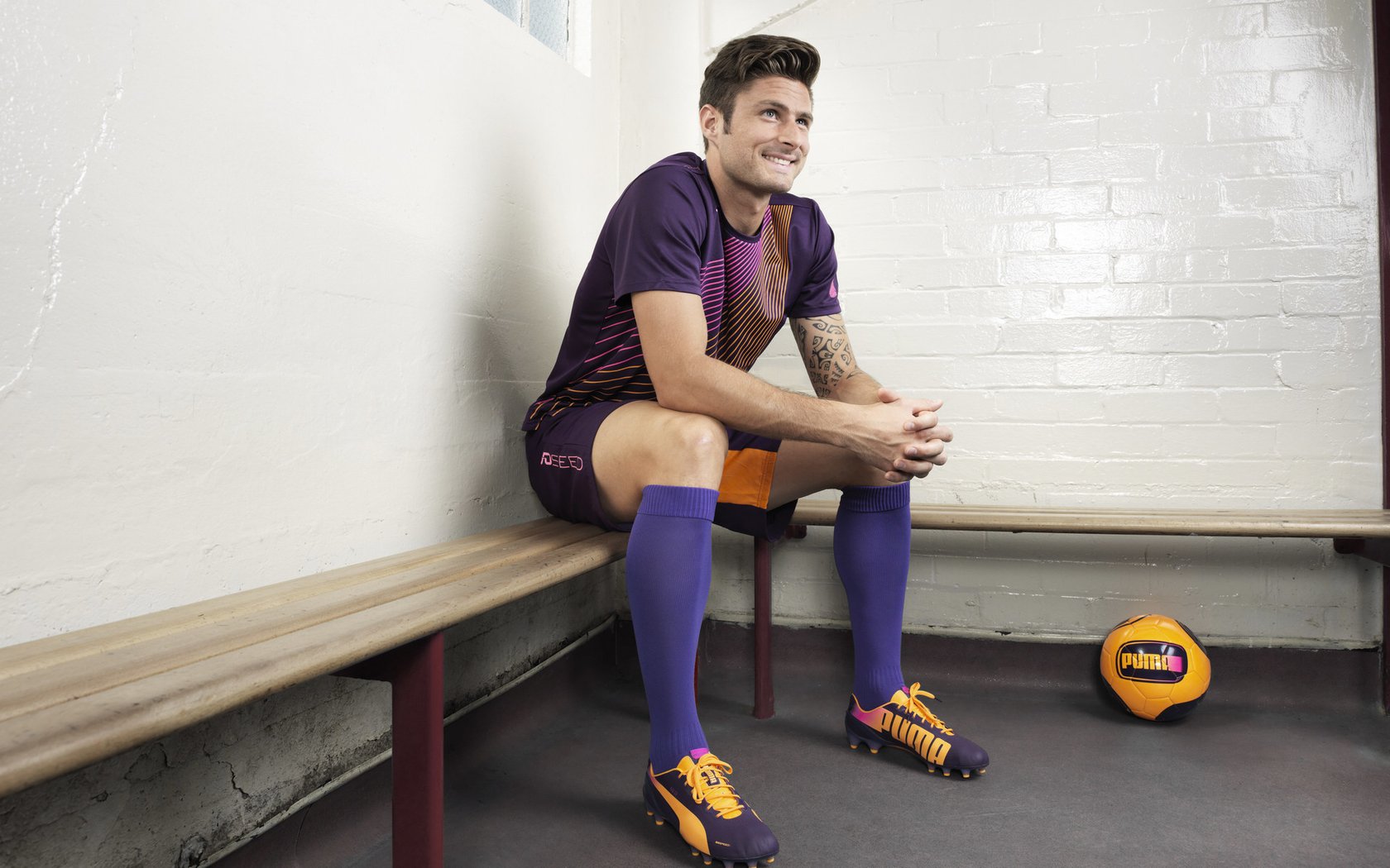 爱游戏下载-北欧风暴对决赤道烈焰，安赛龙点燃赛场，丹麦队鏖战马来西亚队