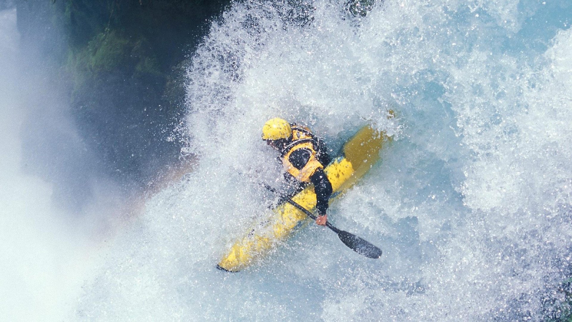 独行侠险胜新疆队，克莱点燃赛场，当篮球跨越地域的界限